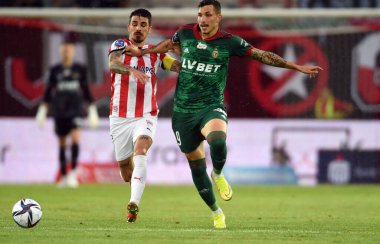 CRACOV, POLAND - AUGust 01, 2021: Polonya Futbol Ligi oyunu Krakovia Krakow - Slask Wroclaw, Sergiu Hanca (Krakovia) Erik Exposito (Slask Wroclaw)) 