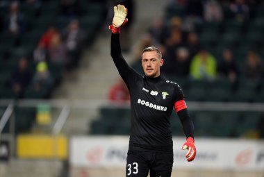 WARsaw, POLAND - 19 Eylül 2021: Polonya Futbol Ligi oyunu Legia Warszawa - Gornik Leczna, Maciej Gostomski (Gornik Leczna) 