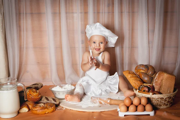 Mutlu bebek baker yatay