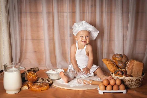 Mutlu bebek baker yatay