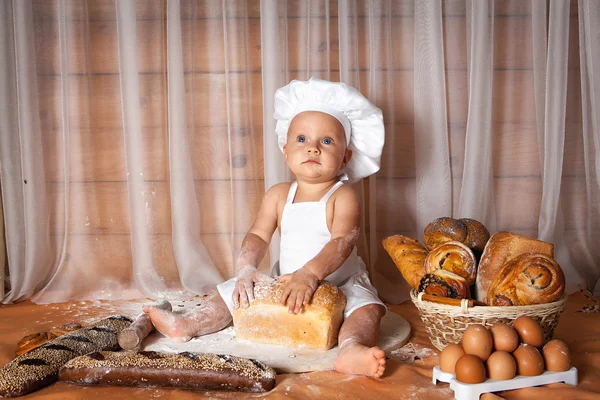 Mutlu bebek baker yatay