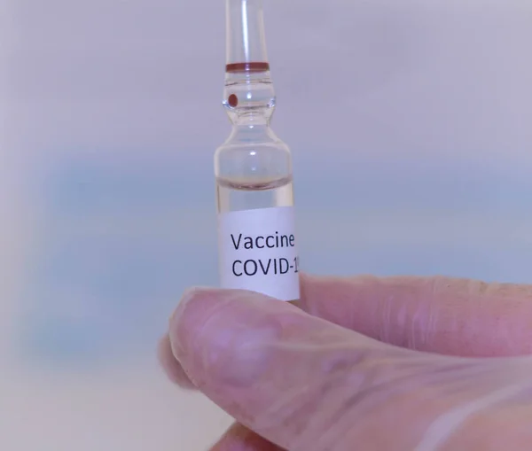 Medische Arts Laborant Holding Tube Met Ncov Coronavirus Vaccin Voor — Stockfoto