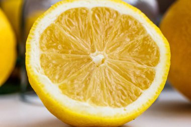 Yarım limon makarnası. Yan görünüm, stok fotoğrafı