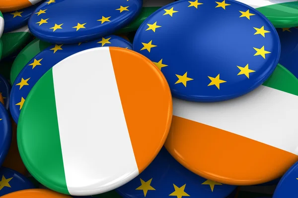 Insignias de bandera de Irlanda y Europa en pila - Imagen conceptual para las relaciones irlandesas y europeas — Foto de Stock