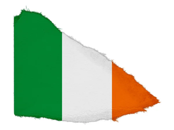 Bandeira da Irlanda Sucata de papel rasgado isolada em fundo branco — Fotografia de Stock