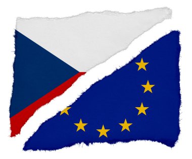 Çek ve AB bayrağı yırtık kağıt artıkları beyaz arka plan üzerinde izole