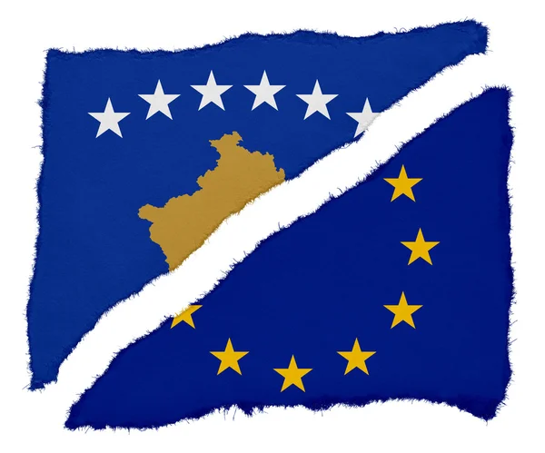 Scraps de papier déchiré du drapeau kosovar et de l'UE isolés sur fond blanc — Photo