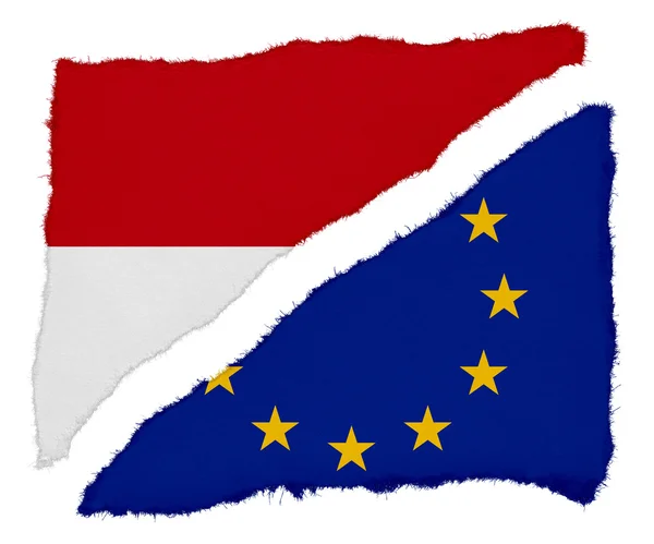 Mónaco y la bandera de la UE rasguños de papel desgarrado aislados sobre fondo blanco — Foto de Stock