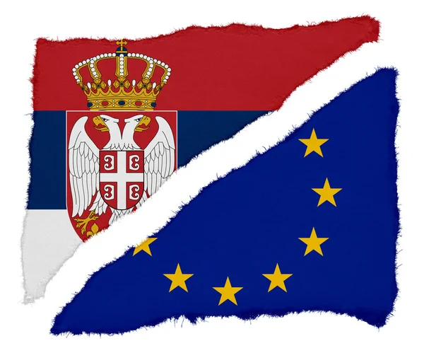 세르비아어와 찢어진 종이 조각 흰색 배경에 고립 된 Eu 깃발 — 스톡 사진