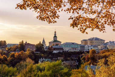 Sonbahar akşamında Vladimir 'in şehri