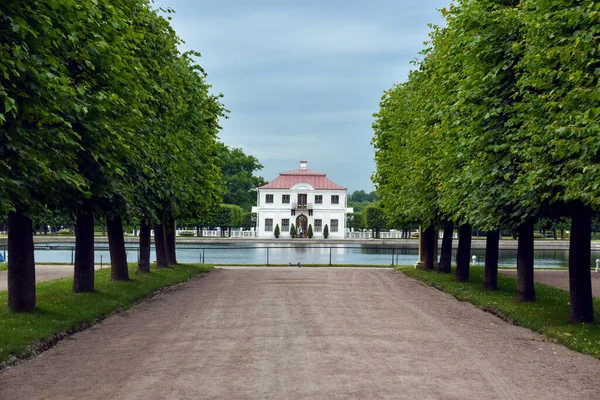 Pałac Marly Peterhof Rosja — Zdjęcie stockowe