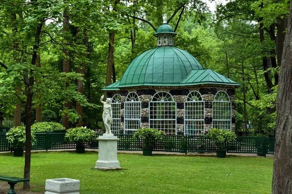 Západní Aviary Bacchante Peterhofu — Stock fotografie