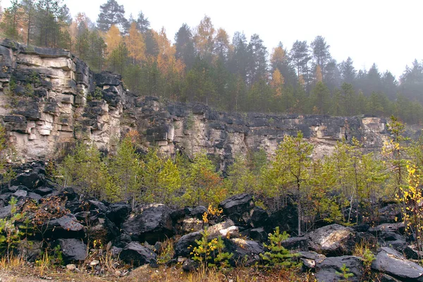 Kireç taşı ocakları, artık kullanılmıyor. Vladimir Bölgesi, Rusya.