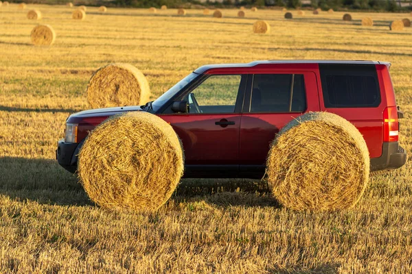 Coche Rojo Campo Otoño — Foto de Stock