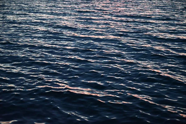 Crepúsculo Nascer Sol Lago Alberta Com Céu Refletindo Fora Água — Fotografia de Stock