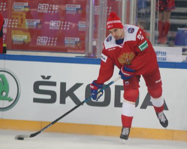 Rusya Federasyonu. Saint-Petersburg 'da. Gazprom arenası. Hokey mi? Kanal 1, Rusya-Finlandiya. Rusya milli takımının hokey oyuncusu Igor Özhiganov.