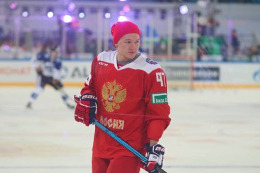 Rusya Federasyonu. Saint-Petersburg 'da. Gazprom arenası. Hokey mi? Kanal 1, Rusya-Finlandiya. Rusya milli takımının hokey oyuncusu Kirill Kaprizov.