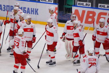 Rusya Federasyonu. Saint-Petersburg 'da. Buz Spor Sarayı. Hokey mi? Kontinental Hokey Ligi. Normal mevsim. KHL 2020 / 21 - SKA Saint Petersburg - Spartak Moskova. Spartak Hokey Kulübü oyuncusu Julius Hudacek (33).