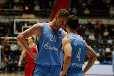 Rusya Federasyonu. Saint-Petersburg 'da. Sibur Arena. Basketbol mu? Euroleague 2020 / 2021, BC Zenit Saint Petersburg - BC Milan. Zenit basketbol kulübü oyuncusu Andrey Zubkov (20).