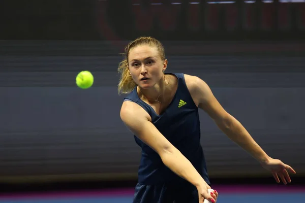 Belaruslu Aliaksandra Sasnovich, Sibur Arena 'da düzenlenen St.Petersburg Bayanlar Kupası 2021 tenis turnuvasında Rus Daria Kasatkina' ya karşı oynuyor.