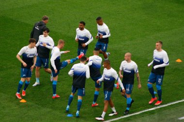 Saint Petersburg, Rusya - 2 Mayıs 2021: Futbol. Rusya Premier Ligi 2020-2021. 27 mermi. Zenit Futbol Kulübü - FC Lokomotiv. Zenit Malkom, Artem Dzyuba, Serdar Azmun, Wendel, Daler Kuzyaev, Yaroslav Rakitsky.