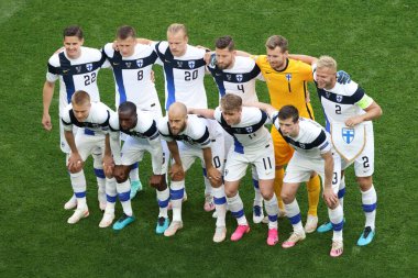 Saint Petersburg, Rusya - 16 Haziran 2021: Futbol. 2020 Avrupa Futbol Şampiyonası. Grup B. Finlandiya Rusya 'ya karşı. Euro 2020. Milli takım oyuncusu Yoel Pohjanpalo, Robin Lod