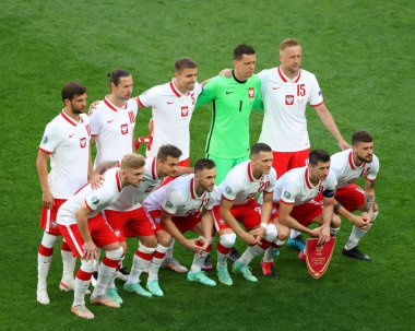 Saint Petersburg, Rusya - 14 Haziran 2021: Futbol. 2020 Avrupa Futbol Şampiyonası. Birinci raunt, E Grubu Polonya ve Slovakya. Milli Takım oyuncusu Maciej Rybus, Grzegorz Krychowiak