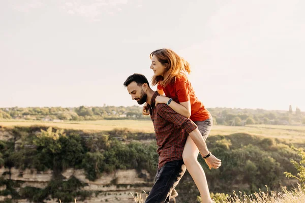 Mooi Jong Paar Van Jonge Man Vrouw Besteden Tijd Samen — Stockfoto