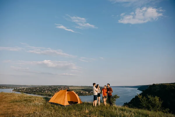 Group Friends Spending Time Together Nature — Stock Photo, Image