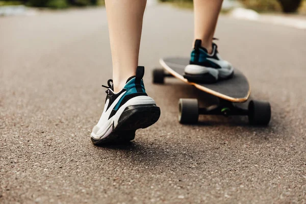 Cropped Shot Woman Long Board Street — Stock Photo, Image