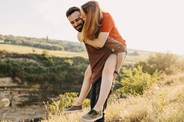 Mooi Jong Paar Van Jonge Man Vrouw Besteden Tijd Samen — Stockfoto