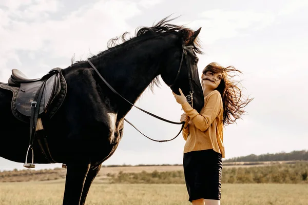 Portrait Beautiful Woman Black Horse Nature — Stock Photo, Image