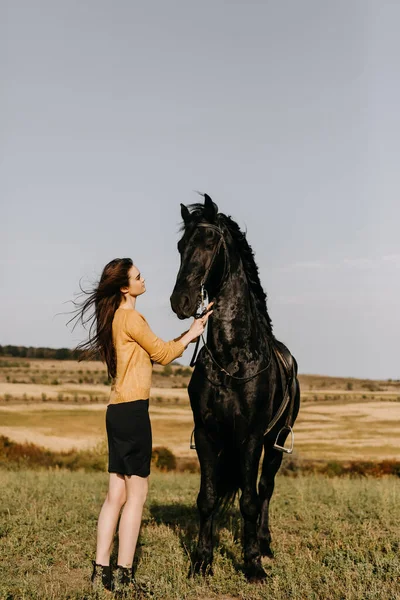 Portrait Beautiful Woman Black Horse Nature — Stock Photo, Image