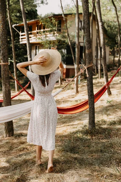 Rear View Woman Dress Straw Hat Forest — Stock Photo, Image