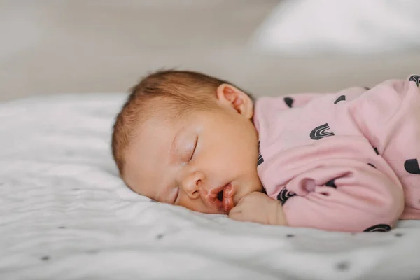 Крупный План Спящего Младенца — стоковое фото
