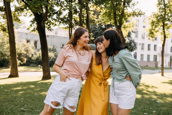 Group Three Young Women Park Having Good Time Hugging Laughing — Φωτογραφία Αρχείου