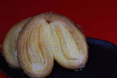 Fransız Ekmeği, Palmier, Kelebek Ekmeği, Kırmızı Arkaplan