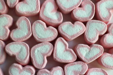 Kalp Şeklinde Pembe Şekerlemeler