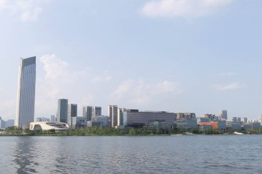 Chengdu Xinglong Gölü CITIC Kitapevi, Çin 'in Tianfu Yeni Bölgesi' nde Xinglong Gölü kıyılarında yer almaktadır. Bu fotoğraf 9 Temmuz 2025 tarihinde çekilmiştir. Chengdu, Çin