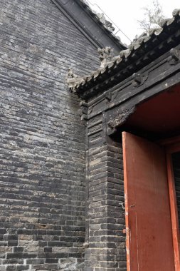 Üç Krallık döneminin efsanevi generali Guan Yu 'ya adanmış ve daha sonra sadakat, doğruluk ve entegrasyonun sembolü olarak saygı duyulan eşsiz ve tarihsel bir tapınak. Bu fotoğraf 25 Aralık 2025' te çekildi. Luoyang, Chi