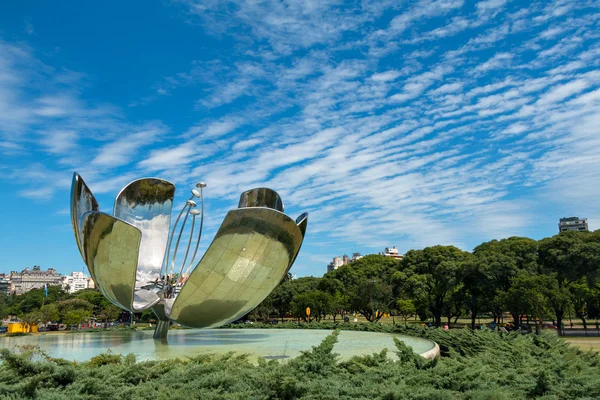 Floralis Generica, Buenos Aires Arjantinli
