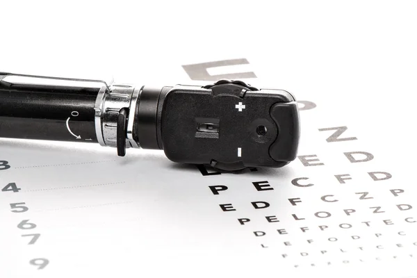 Ophthalmoscope üzerinde bir vizyon testtir — Stok fotoğraf