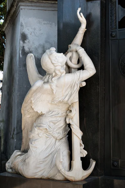 天使，公墓雷科莱塔布宜诺斯艾利斯阿根廷 — 图库照片