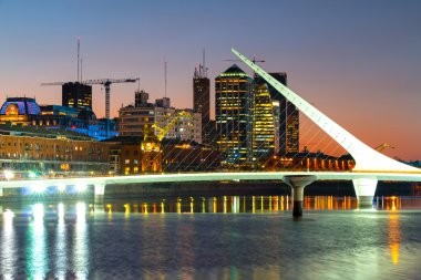 Gece, Buenos Aires Arjantin liman Puerto Madero