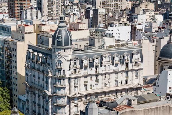 Крыши и купола, Буэнос-Айрес Аргентина — стоковое фото