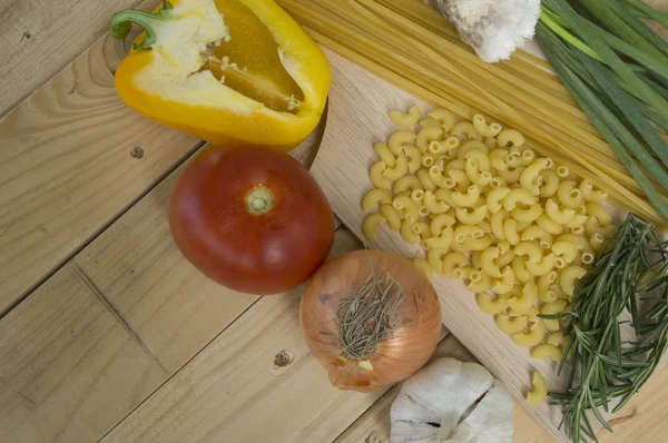 Spaghetti Recettes ingrédient végétal sur la table — Photo