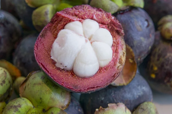 Mangesteen frutta viola viola concetto di sfondo — Foto Stock