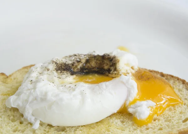 蛋本笃十六世土司英式早餐盘概念 — 图库照片