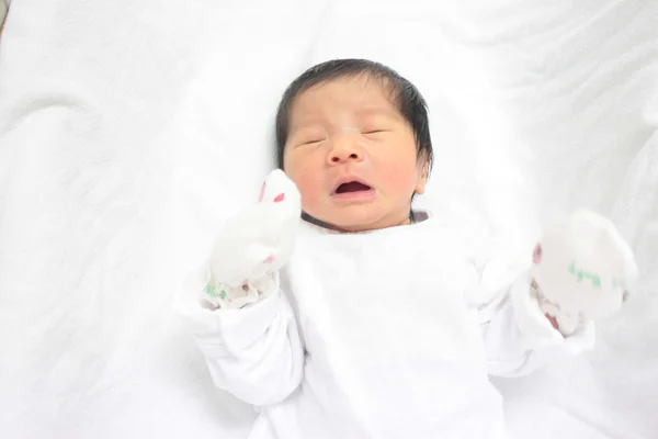 Nowonarodzone dziecko azjatyckie dziewczynka młodość młody ładny koncepcja — Zdjęcie stockowe