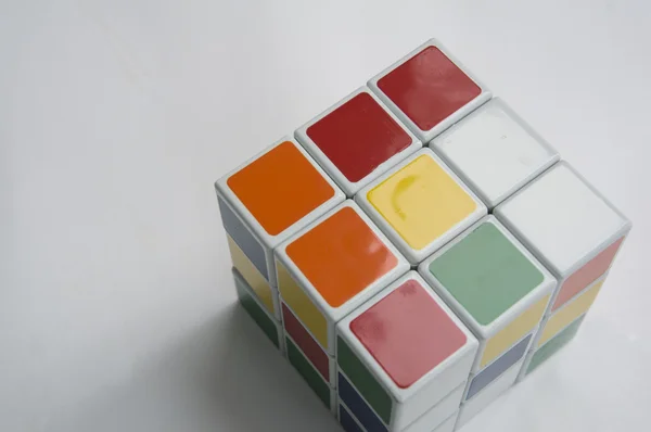 Rubik puzzle cube cervello hobby giochi concetto editoriale — Foto Stock